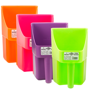 Plastic Feed Scoop 3qt